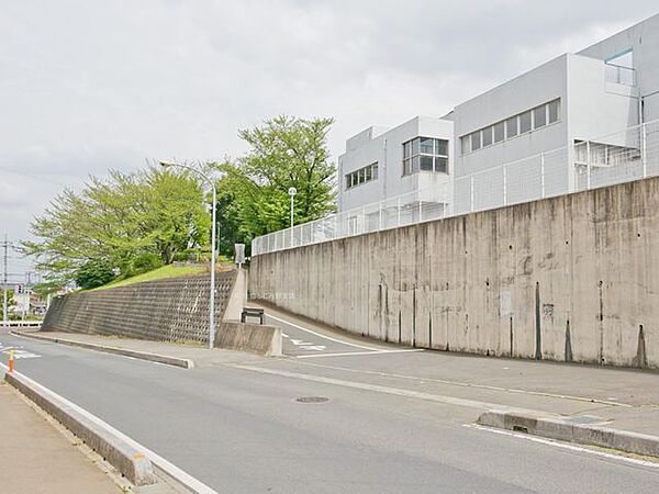 富士見市立富士見台中学校 徒歩21分。 1670m