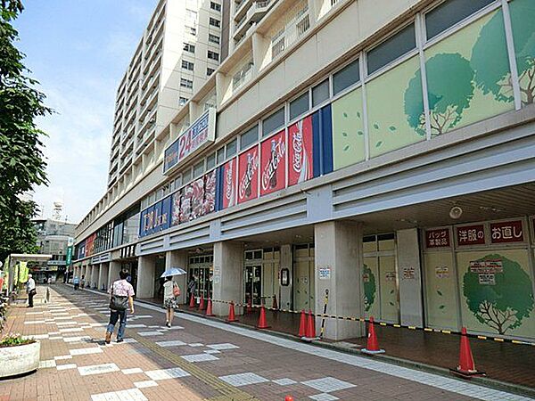東武ストア鶴瀬駅ビル店 徒歩4分。 250m