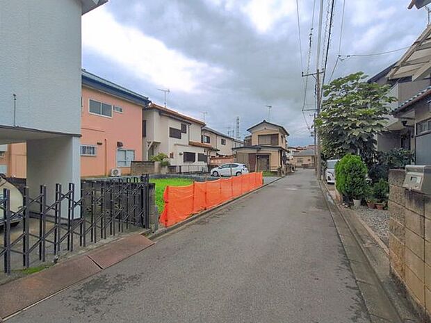前面道路含む外観(現況)