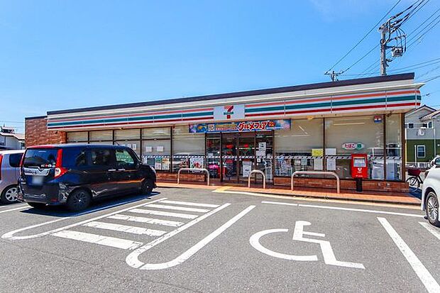 セブンイレブン三芳藤久保西店 徒歩6分。 430m