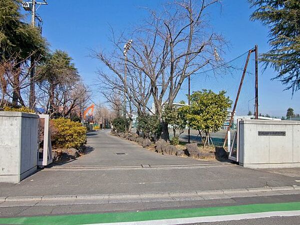新座市立第三中学校 1364m