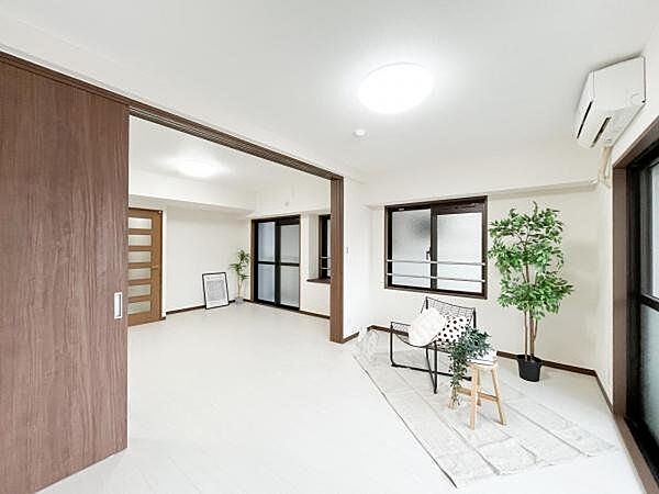 引き戸の開閉ができ、用途によって使い分けることができます。