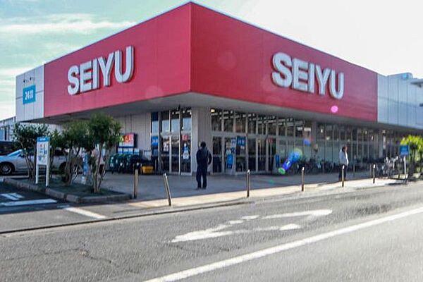 西友高野台店 302m