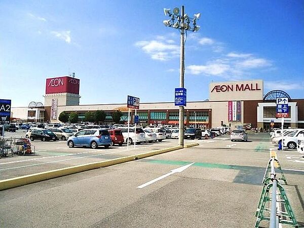 イオン日根野店 徒歩8分。気軽にリフレッシュできます♪■食品や日用品、飲食店が充実！そのほか、本屋やフィットネスなどあると嬉しい施設もそろっています。 610m