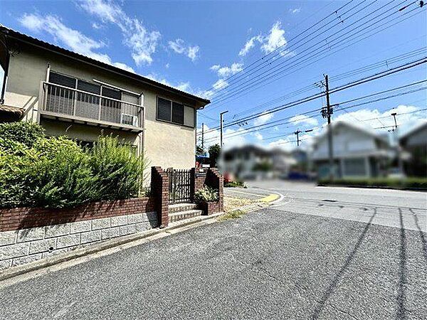 南東角地