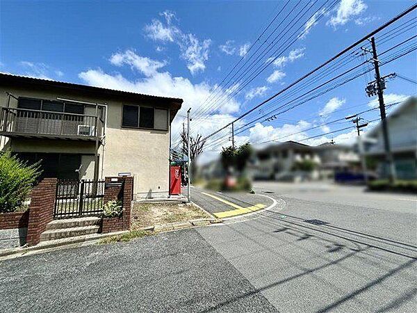 南東角地