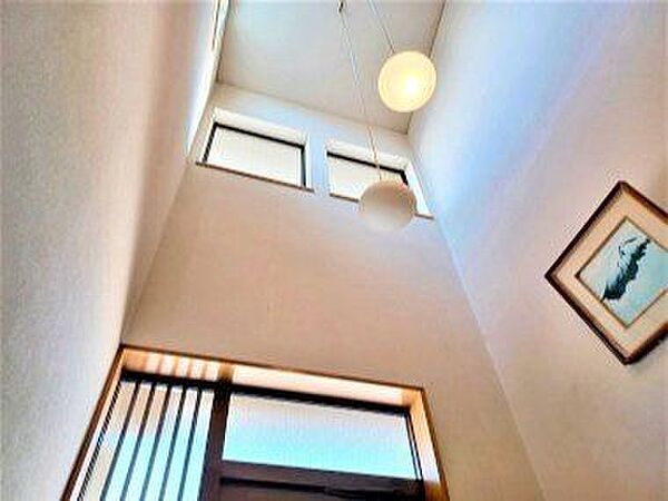 吹抜もあります♪明るい空間です！