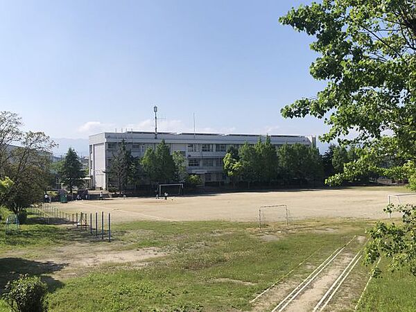 泉佐野市立佐野台小学校 徒歩4分。■市のHPで学校だよりや日程表などが公開されています！ 300m