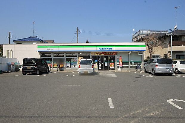 ファミリーマート羽村栄町二丁目店　徒歩5分・24時間営業が頼もしく、ATMや宅配便の利用可能です。