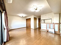 エスカイア羽村第二　最上階 2LDKのリビング/ダイニング