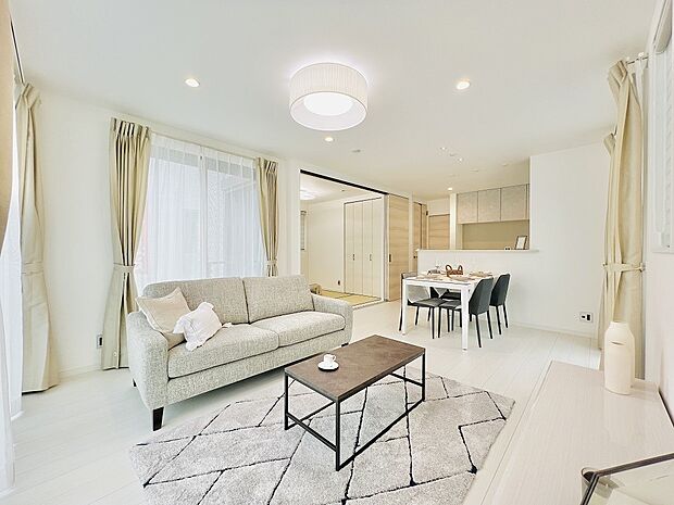 （リビングイメージ）ご家族の憩いの場所である大切なリビング。※