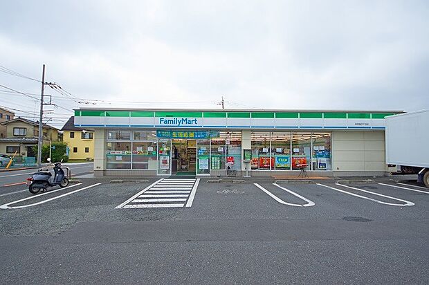 ファミリーマート青梅河辺町六丁目店まで(575m)