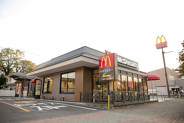 マクドナルドあきる野小川店まで（560m）