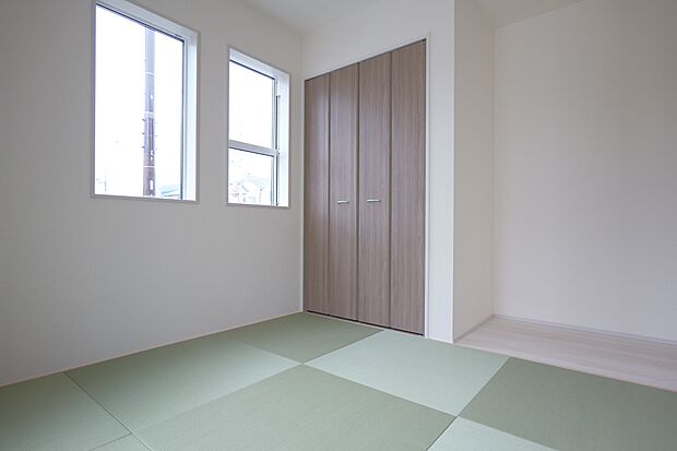 洋室仕様 縁なしタタミ部屋