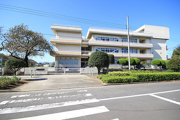 新町小学校まで(1600m)