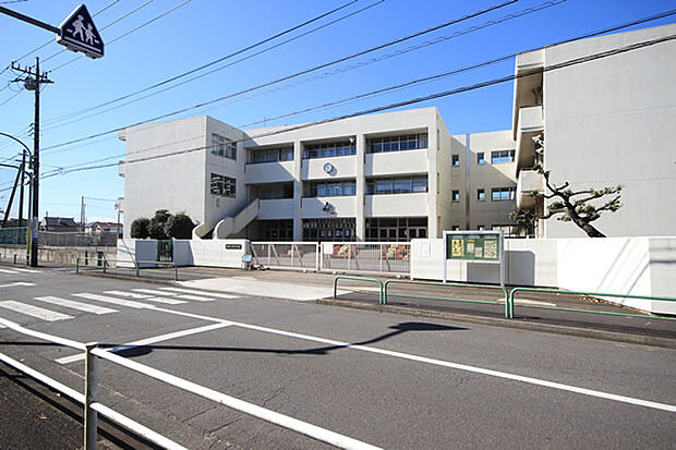 新町中学校まで(1700m)