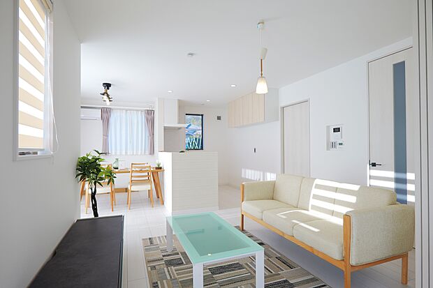 段差のないフラットフロアだから、リビングとなりの居室を開放するとさらに広がる空間になります。