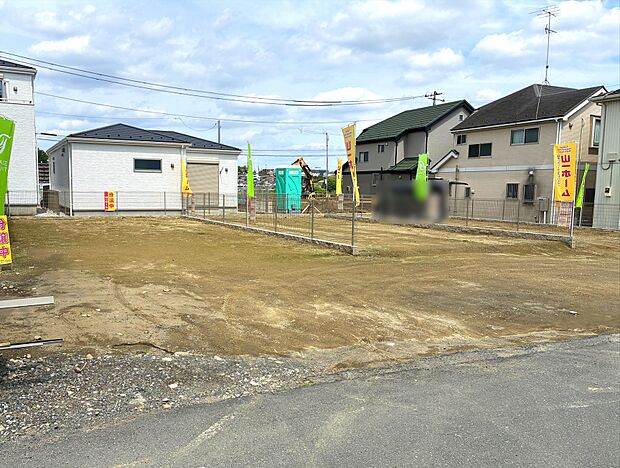 多摩川のほとり、緑に囲まれ自然を身近に感じることのできる住環境。