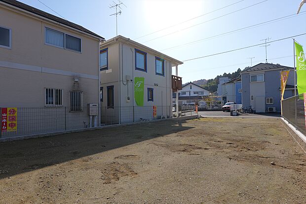 多摩川のほとり、緑に囲まれ自然を身近に感じることのできる住環境。