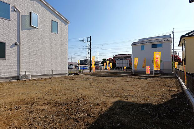 緑豊かで閑静な住宅街に37坪超の敷地を用意。建築条件付き売地の良さを最大限に活かすことができますね。