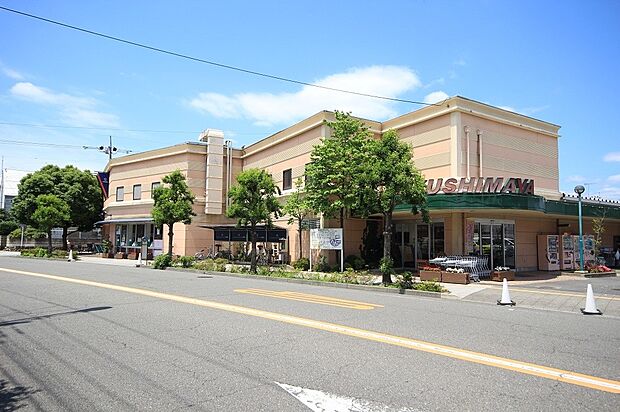 福島屋本店 徒歩5分・生鮮食品はもちろん、産直商品、デリカデッセンが豊富です。
