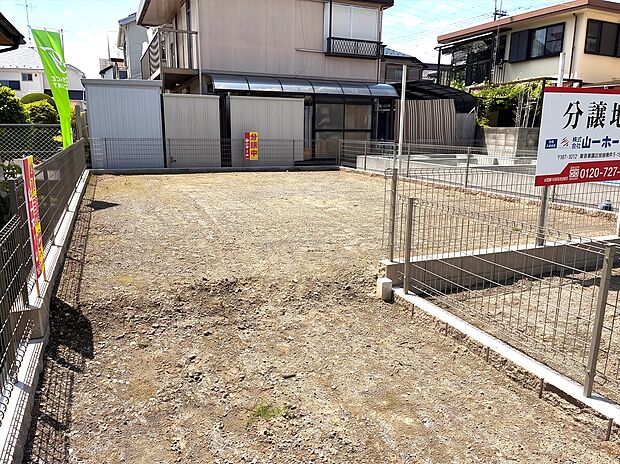 一戸建てが多く、静かで落ち着いた雰囲気を満喫できるエリアです。
