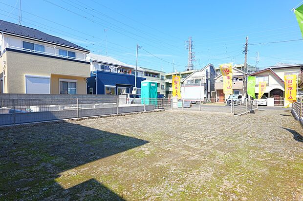 一戸建てが多く、静かで落ち着いた雰囲気を満喫できるエリアです。