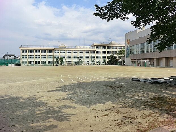 羽村第二中学校　徒歩19分・互いを尊重し、高め合い、誇りと思える学校を目指しています。