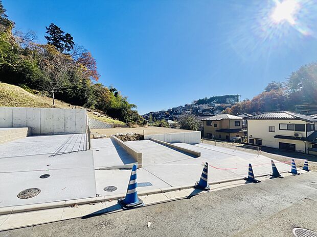 多摩川の美しい水の潤いと豊かな緑に抱かれ、自然を身近に感じることできます。