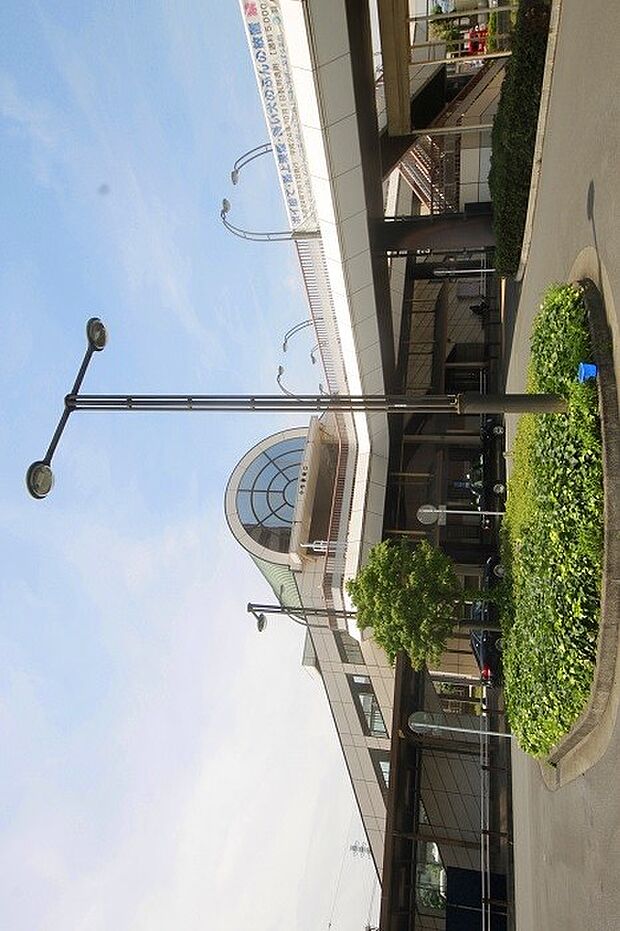 小作駅　徒歩15分・通勤、通学、お出掛けの際に便利な距離で、立川・新宿駅まで直通でアクセス可能です。