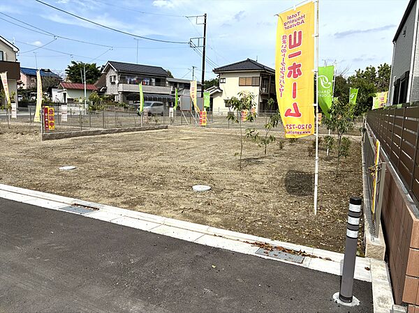 一戸建てが多く、静かで落ち着いた雰囲気を満喫できるエリアです。