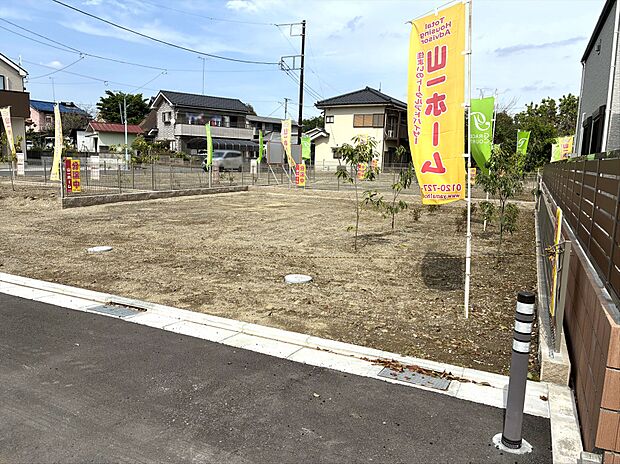一戸建てが多く、静かで落ち着いた雰囲気を満喫できるエリアです。