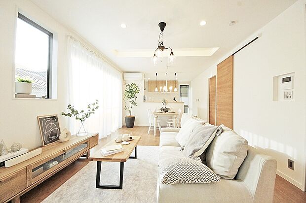 （リビングイメージ）ご家族の憩いの場所である大切なリビング。※