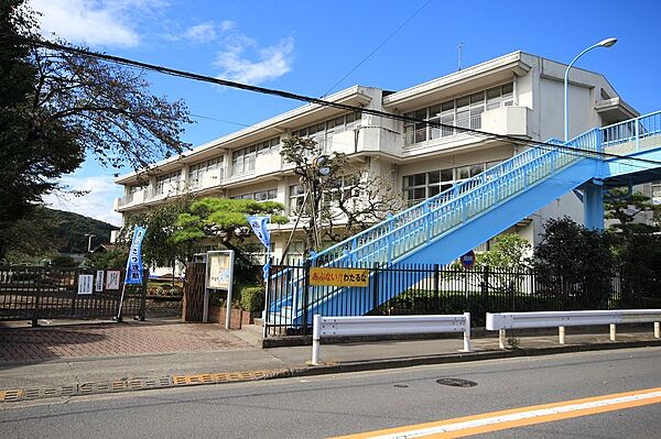 羽村市立羽村西小学校　徒歩12分・知・徳・体の調和のとれた人間性豊かな児童の育成を目指しています。