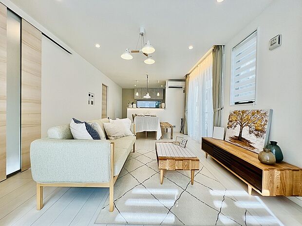 （リビングイメージ）ご家族の憩いの場所である大切なリビング。※