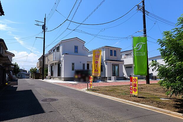 一戸建てが多く、静かで落ち着いた雰囲気を満喫できるエリアです。