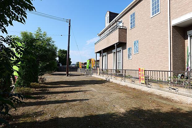 分譲地ならではのコミュニティ形成で防犯性も高まり、暮らしやすい環境です。