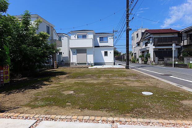 緑豊かで閑静な住宅街に、33坪超の敷地をご用意。