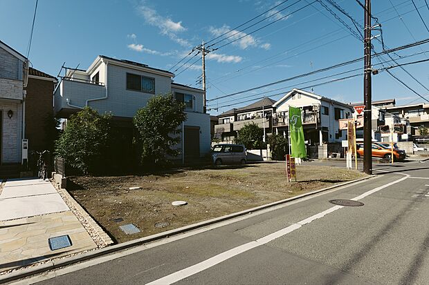 分譲地ならではのコミュニティ形成で防犯性も高まり、暮らしやすい環境です。