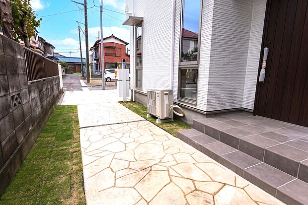 周辺環境や街並みなど、資料には掲載していない情報が現地にはたくさんあります。是非お問合せください。