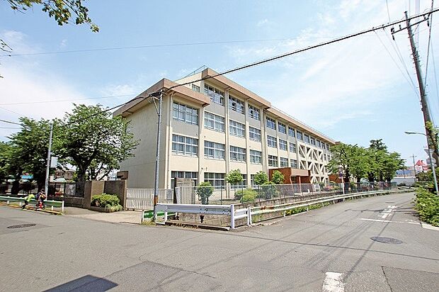 昭島市立多摩辺中学校まで(700m)