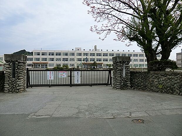 あきる野市立増戸小学校まで（1000m）