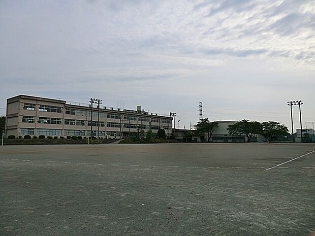 あきる野市立増戸中学校まで(1100m)
