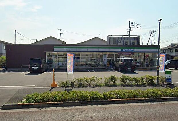 ファミリーマート日の出山田通り店まで(560m)