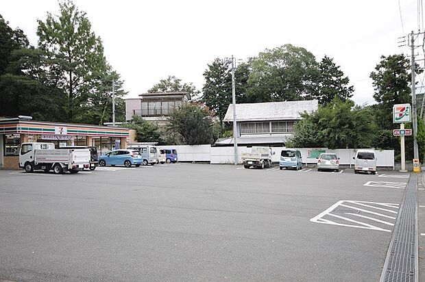 セブンイレブン日の出西平井店まで(640m)