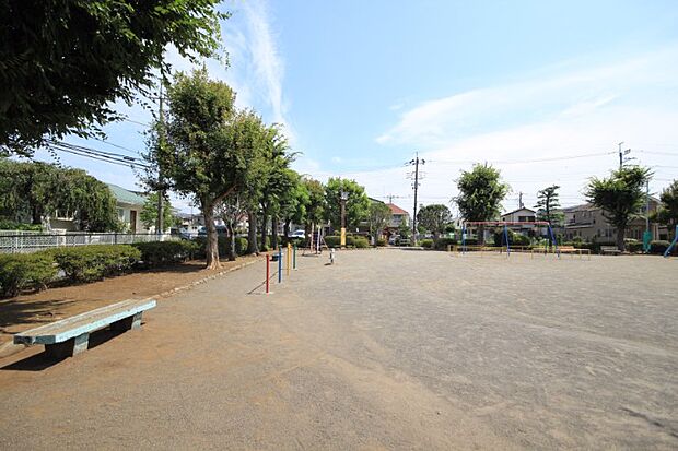 加美平西公園まで(140m)