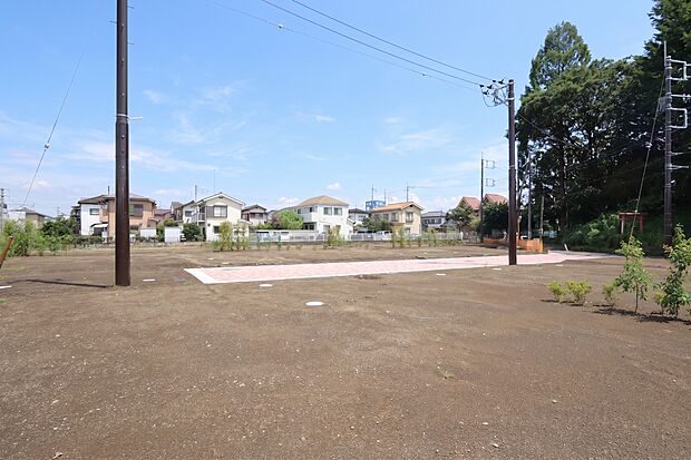 【現地土地】便利で穏やかな暮らしを満喫できる好立地に、全10区画の美しい街並み。