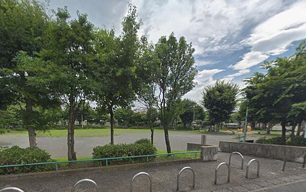 仲田公園まで(232m)