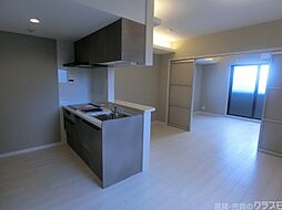 Roa Higashiyama 101 1階2LDKのリビング/ダイニング