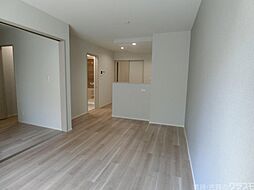 Side西ノ京 102 1階1LDKのリビング/ダイニング